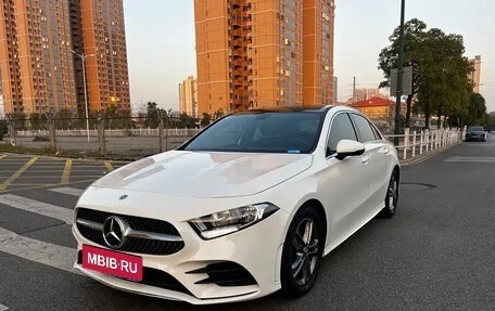 Mercedes-Benz A-Класс, 2022 год, 1 870 000 рублей, 3 фотография