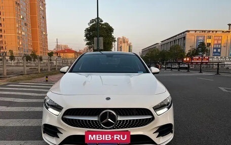 Mercedes-Benz A-Класс, 2022 год, 1 870 000 рублей, 2 фотография