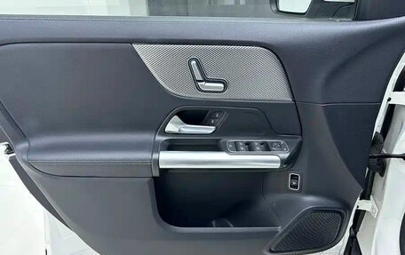 Mercedes-Benz GLA, 2022 год, 2 000 000 рублей, 11 фотография