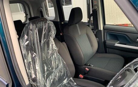 Toyota Roomy I, 2023 год, 10 фотография