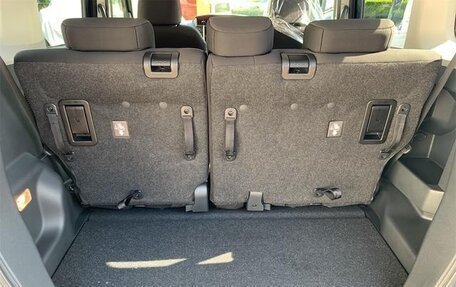 Toyota Roomy I, 2023 год, 32 фотография