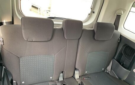 Toyota Roomy I, 2023 год, 29 фотография