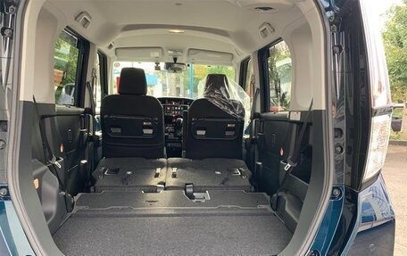 Toyota Roomy I, 2023 год, 34 фотография