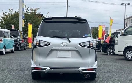 Toyota Sienta II, 2022 год, 1 166 000 рублей, 4 фотография