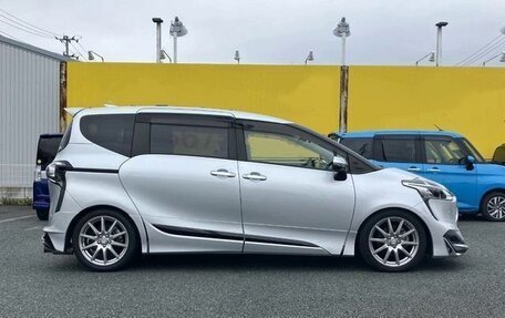 Toyota Sienta II, 2022 год, 1 166 000 рублей, 2 фотография