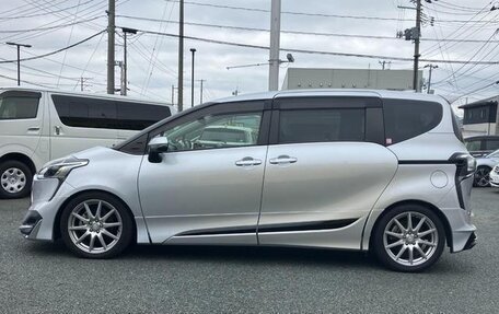 Toyota Sienta II, 2022 год, 1 166 000 рублей, 6 фотография