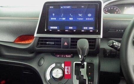 Toyota Sienta II, 2022 год, 1 166 000 рублей, 13 фотография