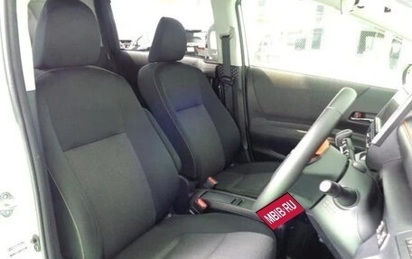 Toyota Sienta II, 2022 год, 1 166 000 рублей, 15 фотография