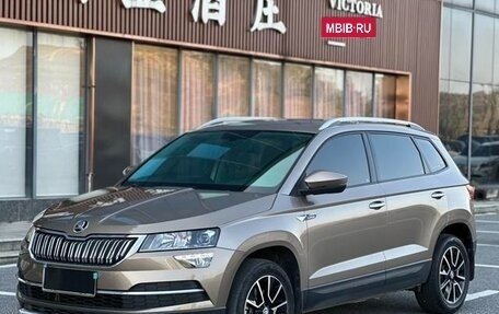 Skoda Karoq I, 2022 год, 1 690 000 рублей, 2 фотография