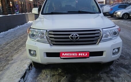 Toyota Land Cruiser 200, 2013 год, 3 800 000 рублей, 1 фотография
