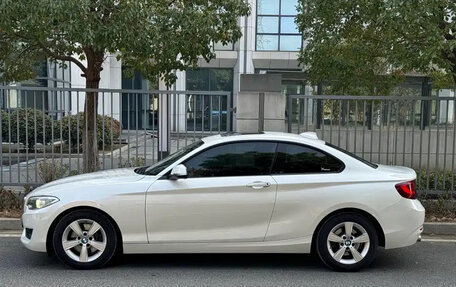 BMW 2 серия F22, 2017 год, 1 750 000 рублей, 3 фотография