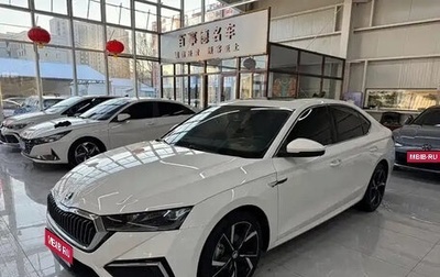 Skoda Superb III рестайлинг, 2022 год, 2 200 000 рублей, 1 фотография