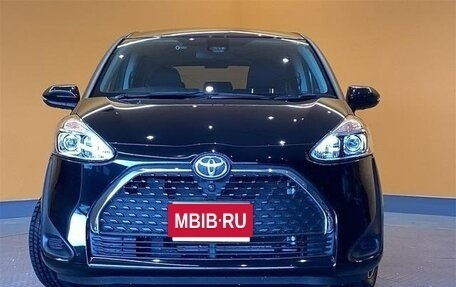 Toyota Sienta II, 2021 год, 1 187 000 рублей, 6 фотография