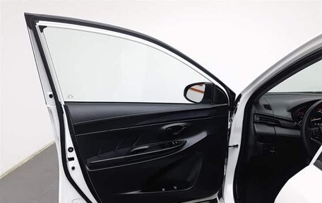 Toyota Yaris XP150 рестайлинг, 2022 год, 1 100 153 рублей, 7 фотография