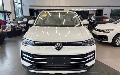 Volkswagen Tharu, 2025 год, 1 905 000 рублей, 2 фотография