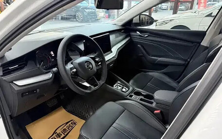 Skoda Superb III рестайлинг, 2022 год, 2 200 000 рублей, 7 фотография