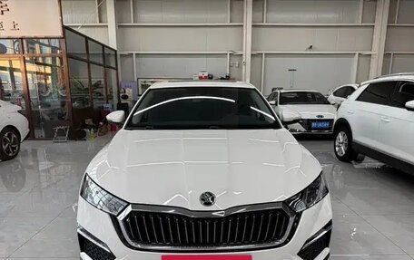 Skoda Superb III рестайлинг, 2022 год, 2 200 000 рублей, 2 фотография