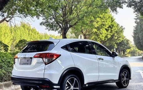 Honda Vezel, 2021 год, 1 400 000 рублей, 4 фотография