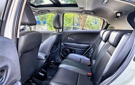 Honda Vezel, 2021 год, 1 400 000 рублей, 15 фотография