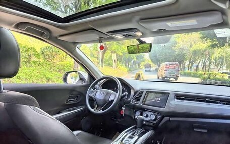 Honda Vezel, 2021 год, 1 400 000 рублей, 10 фотография