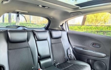 Honda Vezel, 2021 год, 1 400 000 рублей, 16 фотография