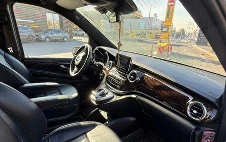 Mercedes-Benz V-Класс, 2018 год, 4 400 000 рублей, 6 фотография