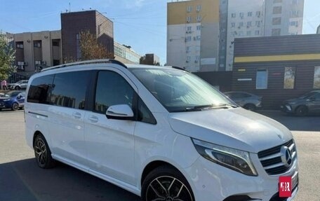 Mercedes-Benz V-Класс, 2018 год, 4 400 000 рублей, 3 фотография