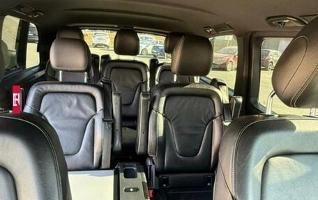 Mercedes-Benz V-Класс, 2018 год, 4 400 000 рублей, 8 фотография