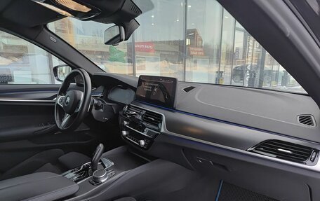 BMW 5 серия, 2021 год, 6 750 000 рублей, 9 фотография