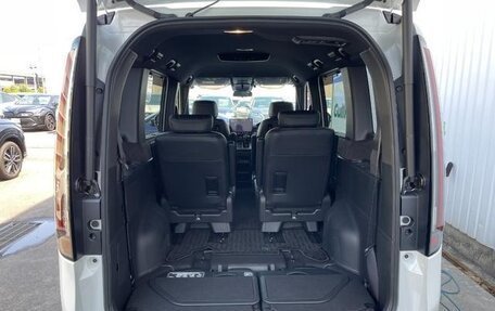 Honda Stepwgn, 2022 год, 2 318 000 рублей, 23 фотография