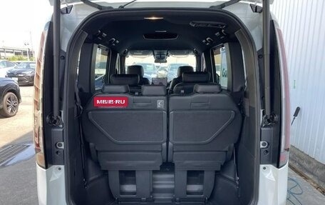 Honda Stepwgn, 2022 год, 2 318 000 рублей, 24 фотография