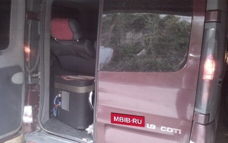 Opel Vivaro A рестайлинг, 2004 год, 1 250 000 рублей, 19 фотография