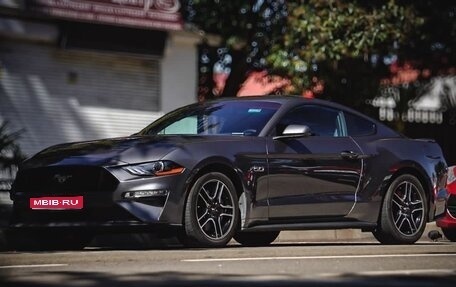 Ford Mustang VI рестайлинг, 2021 год, 5 450 000 рублей, 1 фотография