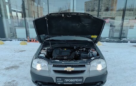 Chevrolet Niva I рестайлинг, 2019 год, 784 000 рублей, 11 фотография