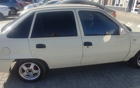 Daewoo Nexia I рестайлинг, 2012 год, 300 000 рублей, 2 фотография