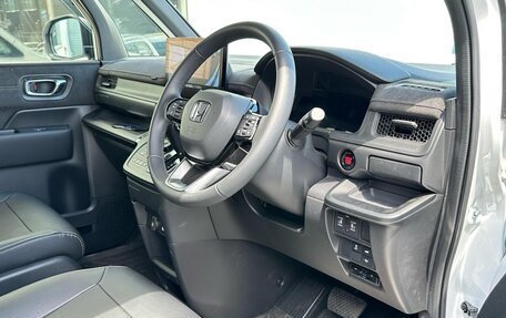 Honda Stepwgn, 2022 год, 2 470 000 рублей, 9 фотография