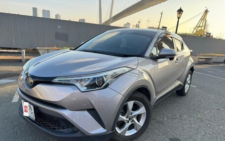Toyota C-HR I рестайлинг, 2016 год, 1 570 000 рублей, 4 фотография