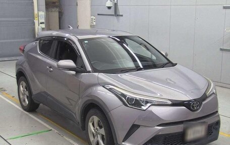 Toyota C-HR I рестайлинг, 2016 год, 1 570 000 рублей, 17 фотография