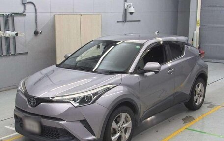 Toyota C-HR I рестайлинг, 2016 год, 1 570 000 рублей, 19 фотография