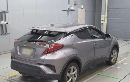 Toyota C-HR I рестайлинг, 2016 год, 1 570 000 рублей, 18 фотография