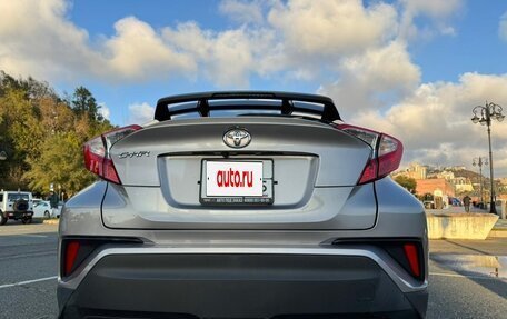 Toyota C-HR I рестайлинг, 2016 год, 1 570 000 рублей, 29 фотография