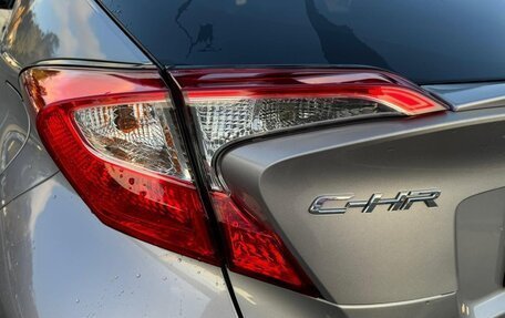Toyota C-HR I рестайлинг, 2016 год, 1 570 000 рублей, 39 фотография