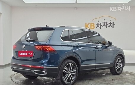 Volkswagen Tiguan II, 2023 год, 4 000 000 рублей, 4 фотография