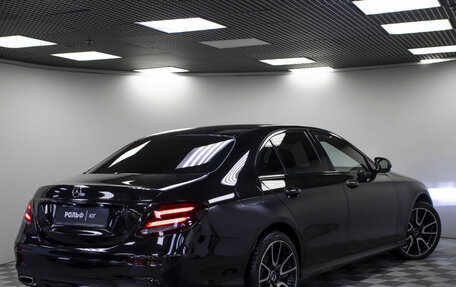 Mercedes-Benz E-Класс, 2018 год, 2 988 000 рублей, 21 фотография