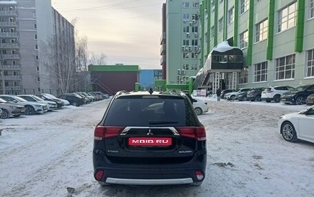 Mitsubishi Outlander III рестайлинг 3, 2018 год, 1 750 000 рублей, 1 фотография