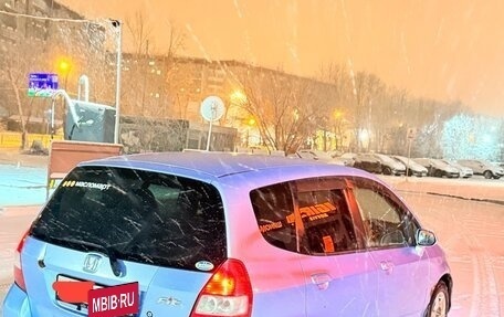 Honda Fit III, 2002 год, 245 000 рублей, 2 фотография