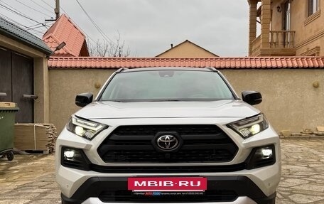 Toyota RAV4, 2025 год, 4 350 000 рублей, 2 фотография