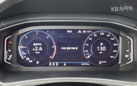 Volkswagen T-Roc I, 2021 год, 2 200 000 рублей, 6 фотография