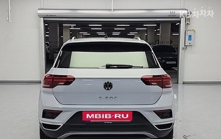 Volkswagen T-Roc I, 2021 год, 2 200 000 рублей, 4 фотография