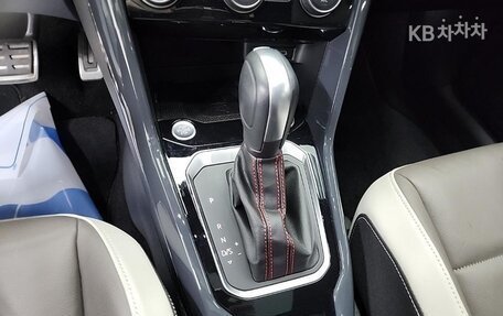 Volkswagen T-Roc I, 2021 год, 2 200 000 рублей, 10 фотография